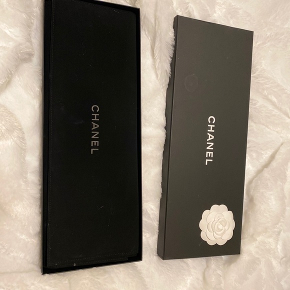 Chanel Necklace/Belt Gold and Pearl. - Picture 8 of 8